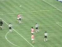 支点中锋踢前腰,足球支点中锋的位置和打法