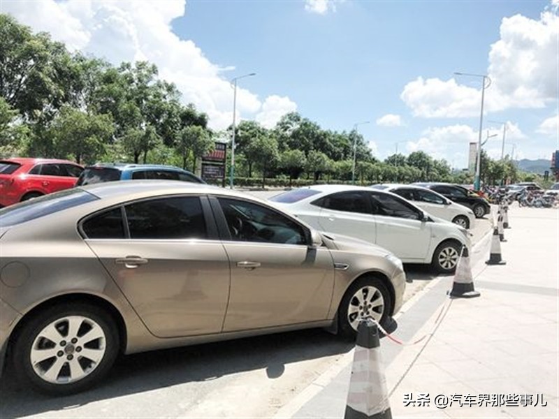 高温天气汽车暴晒有啥影响,高温天气下晒汽车会怎么样