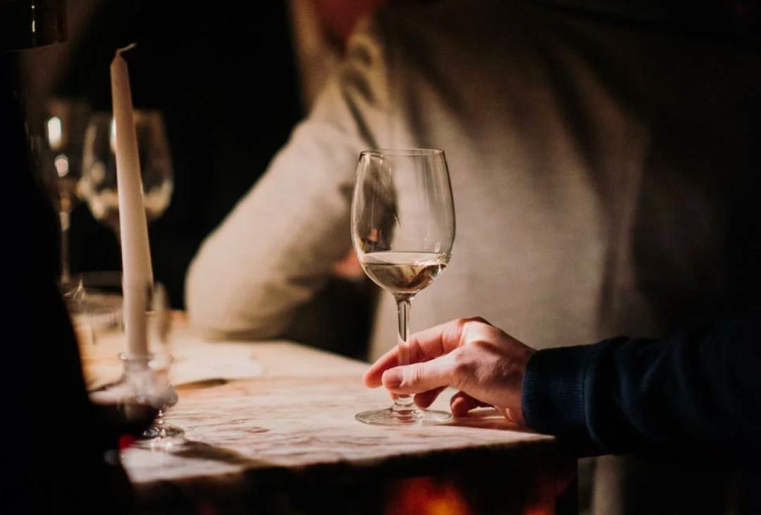 酒在微醺之时最迷人,酒在当下