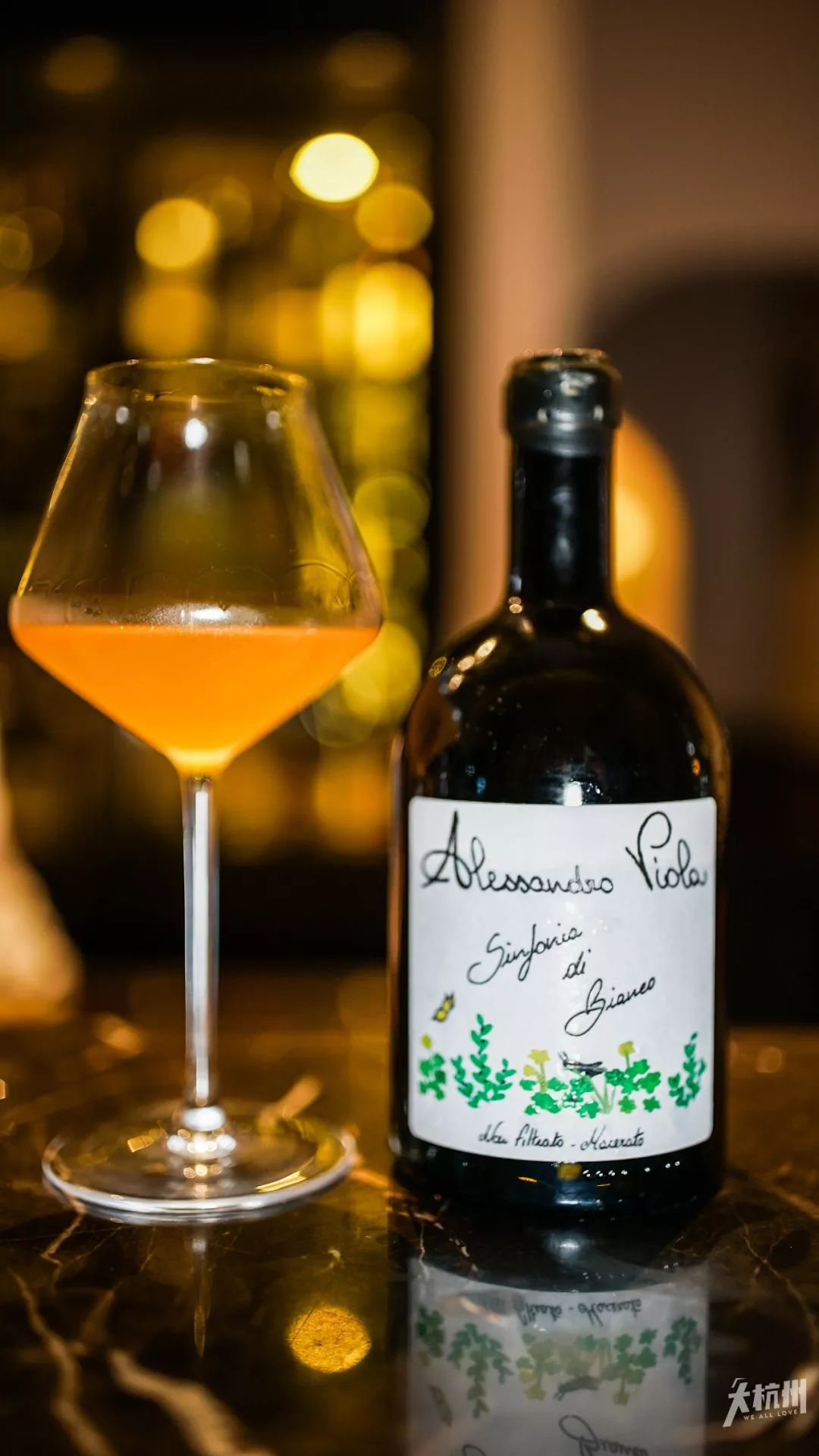 自从走进杭州这家酒吧，我就彻底入了新生代网红“自然酒”的坑