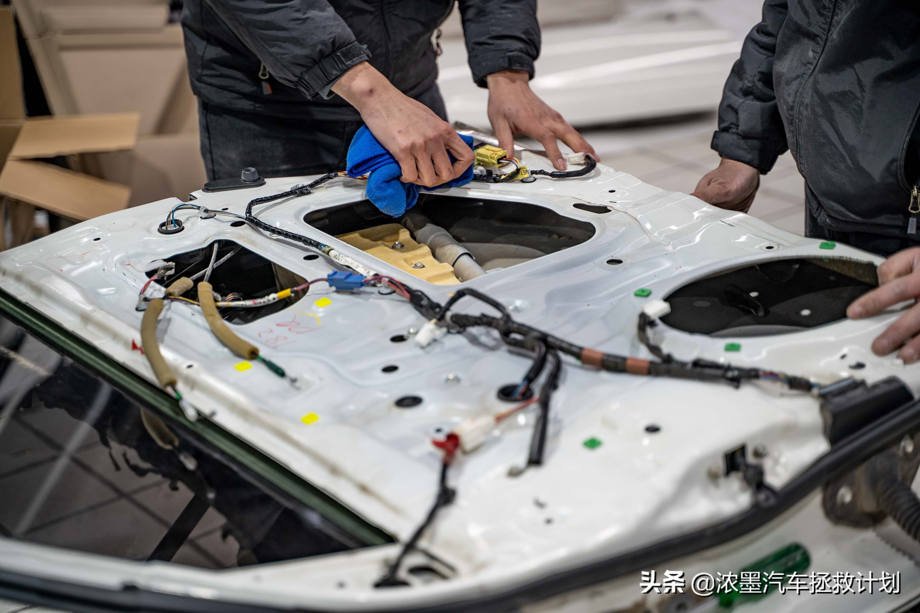 丰田霸道酷路泽带你翻山越岭,丰田兰德酷路泽低速4驱越野模式