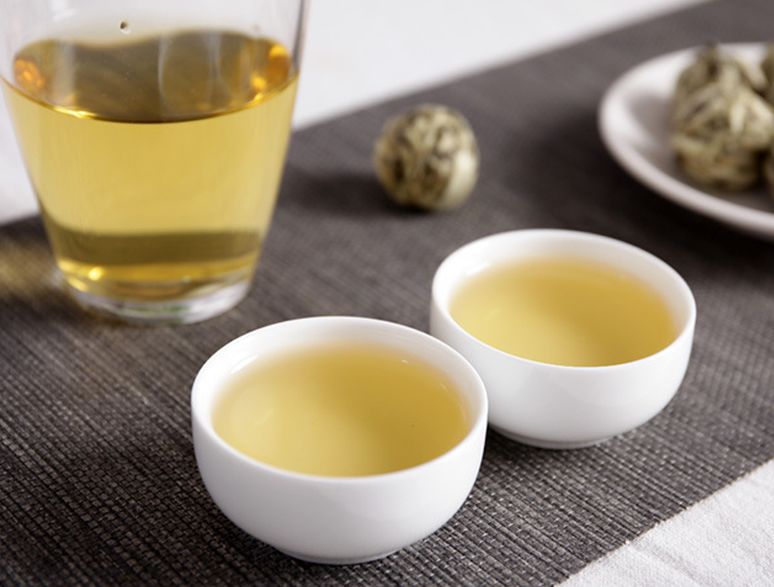 喝普洱茶舌头麻痛是怎么回事,喝普洱茶舌头周边苦涩发紧没回甘