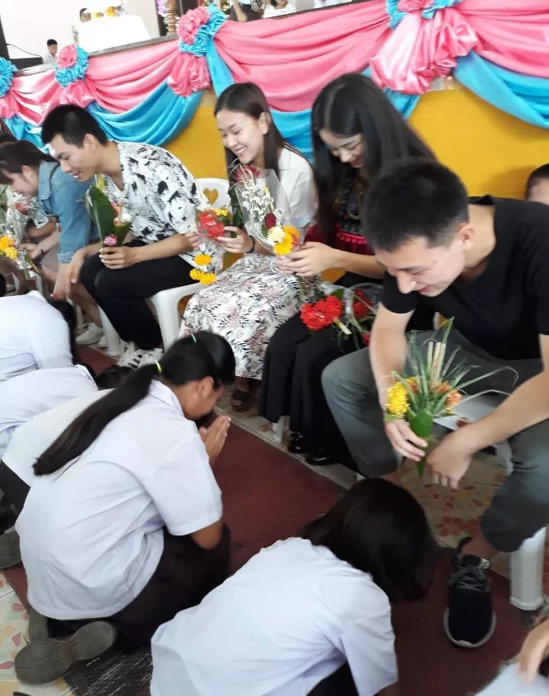 为什么现在好多人选择去泰国上学,为什么很多人选择去泰国