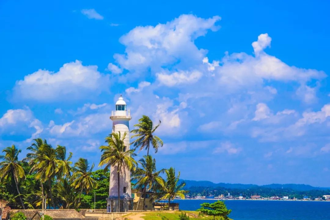 月薪三千最值得去的三个国家,月薪3000亚洲最便宜的8个国家