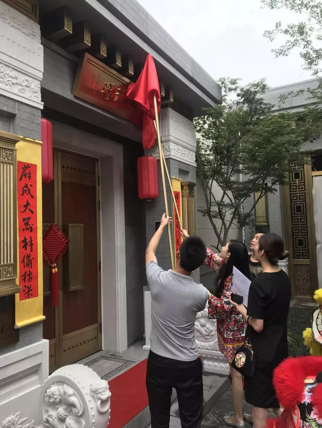 南京28亿顶级豪宅,80后女生这么做买下3套千万豪宅