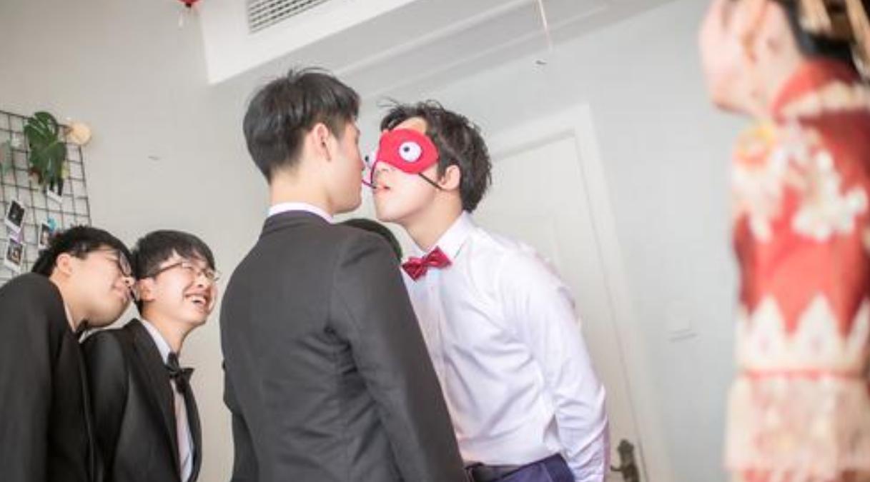 婚礼迎亲堵门游戏大全,结婚迎亲的堵门游戏视频