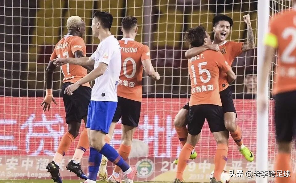 年轻球员扛起大旗，双方土帅惺惺相惜！武汉卓尔2:1战胜山东鲁能