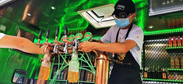 青岛啤酒街边店,青岛卖啤酒地方