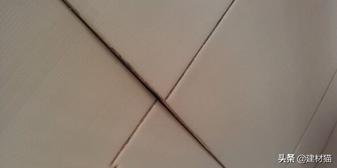 瓷砖为什么掉下来,瓷砖为什么会脱落如何修补最重要