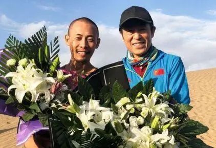 《八佰》勇夺全球年冠、女排姑娘上场、菊次郎重映