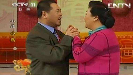 一个看似清清白白的大学教授，实则抛妻弃子、吃软饭、自私虚伪，范伟把这个中年油腻男演活了