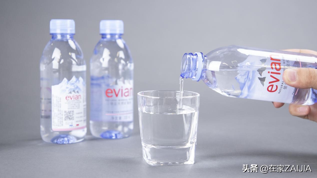 依云水真的含锶吗,依云水口感怎么样