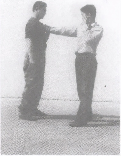 警用防暴棍和匕首警拳,警用防暴橡胶棍杀伤力