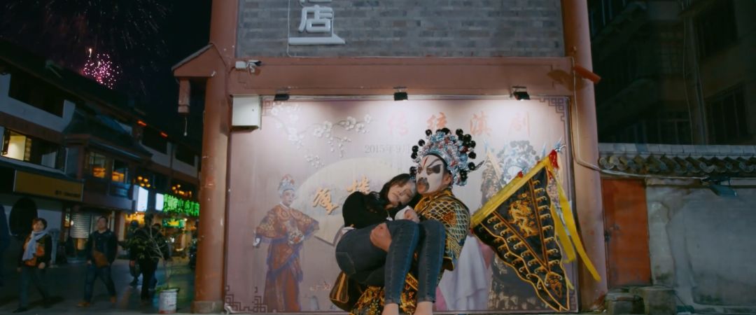 免费观影|报告！这里有个男人六点半准时逗我笑