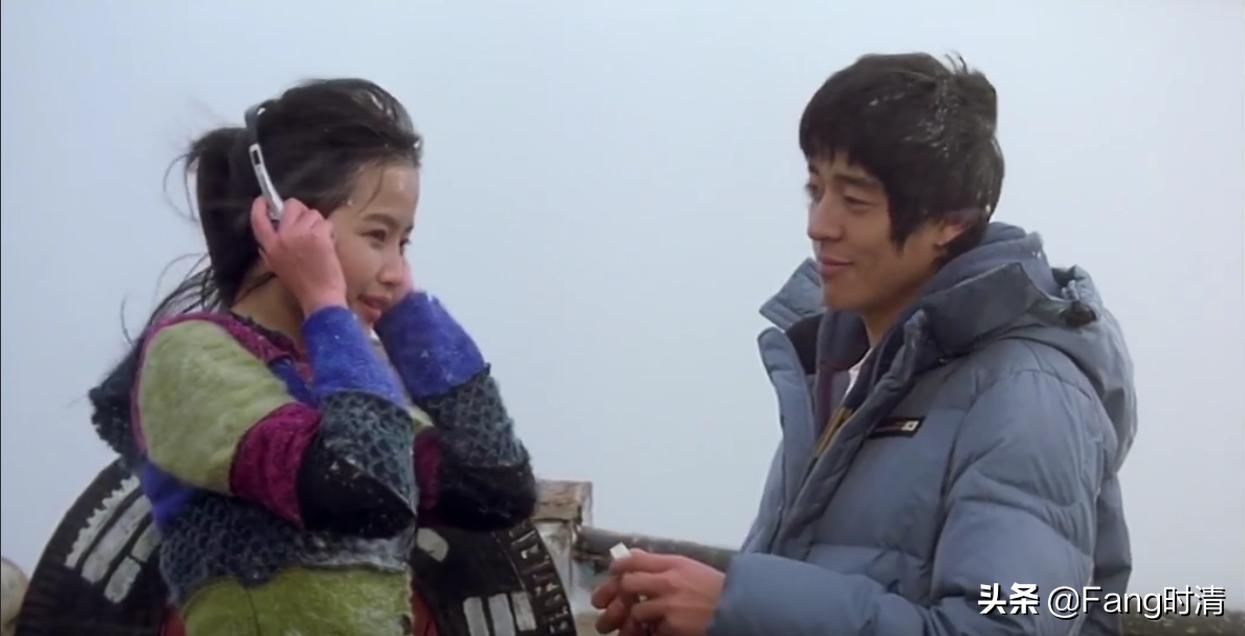 《弓》：一把射向少女腿边的箭，射出爱与欲望的挣扎