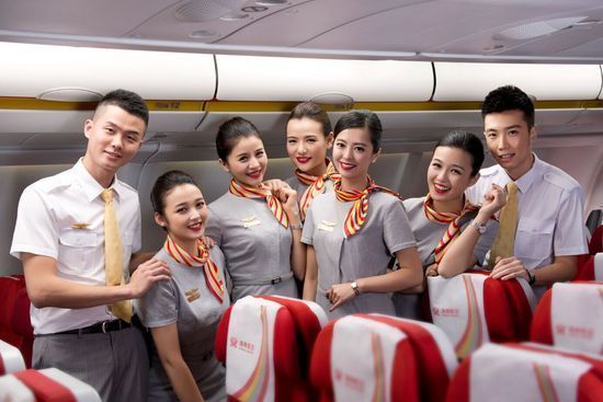 女孩学空乘专业要什么条件,初中毕业学空乘专业靠谱吗