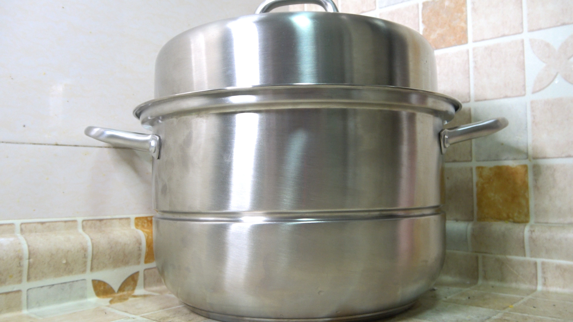 304不锈钢锅蒸锅第一次用怎么开锅,新不锈钢锅的正确保养方法