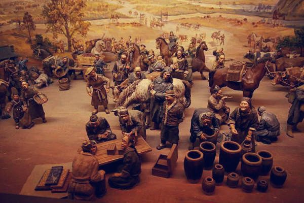 烀酱黄豆,烀黄豆做酱块的东北农家酱