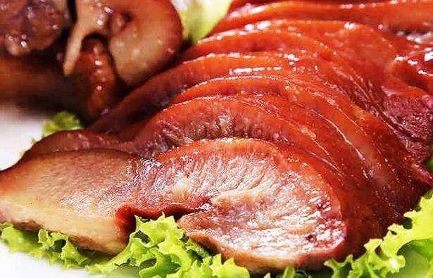 卤猪头肉40元一斤利润有多少,猪头肉卖18一斤的利润