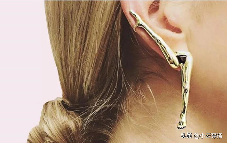 它们是首饰界的zara，“博主同款”配饰不过百来元，精致度却不输