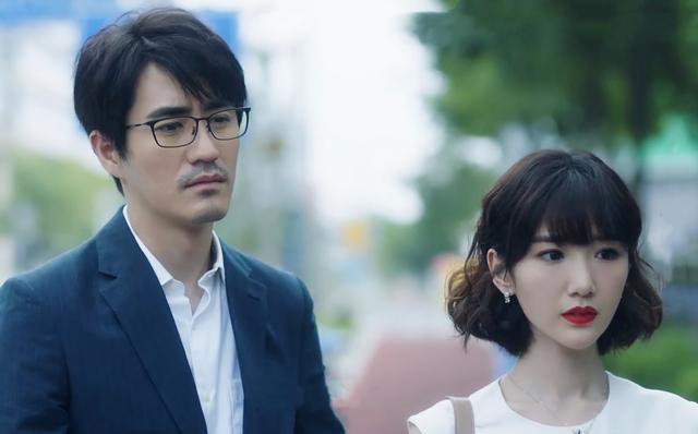 男人见到自己喜欢的女孩什么反应,男人面对真爱的第一反应是胆怯