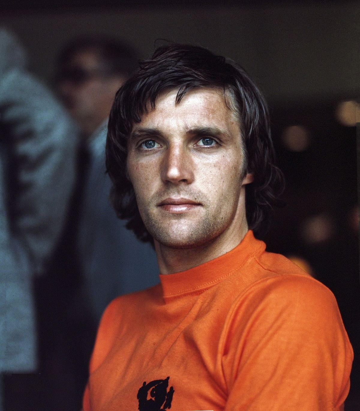 马尔蒂尼卡洛斯谁是第一左后卫,卡洛斯和阿什利科尔