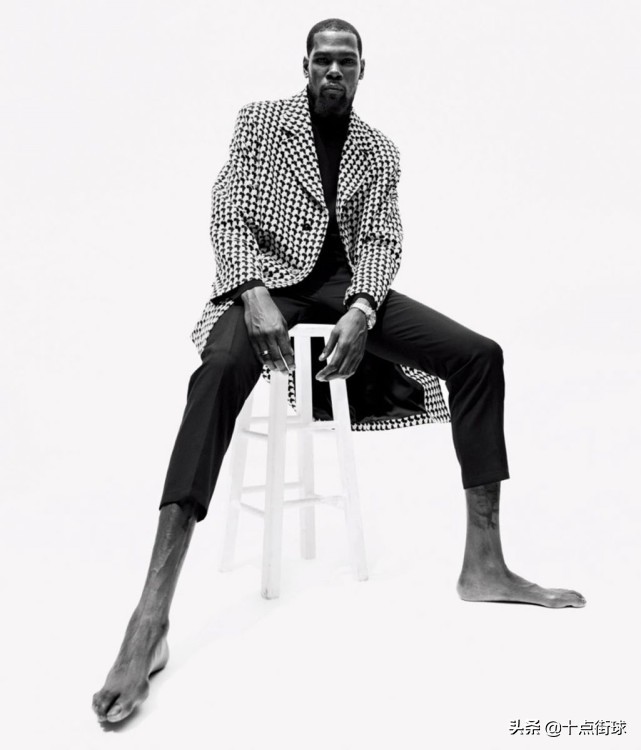 杜兰特的脚真有那么长吗,杜兰特的脚有多大多长