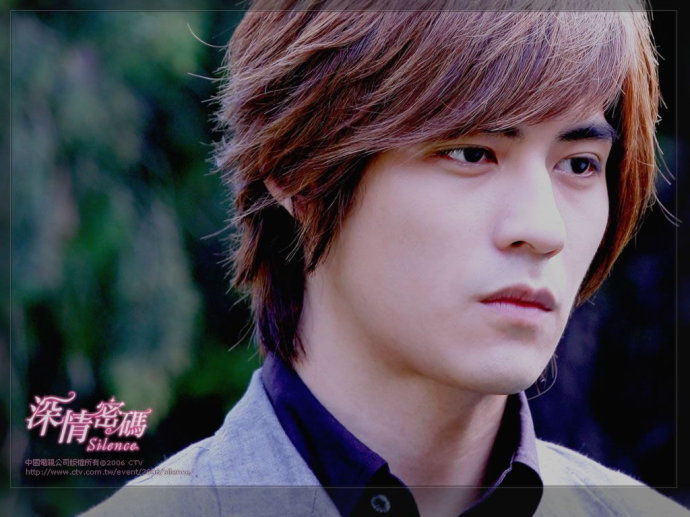 留了胡子反而更帅的男星,刮掉胡子帅到爆的男星