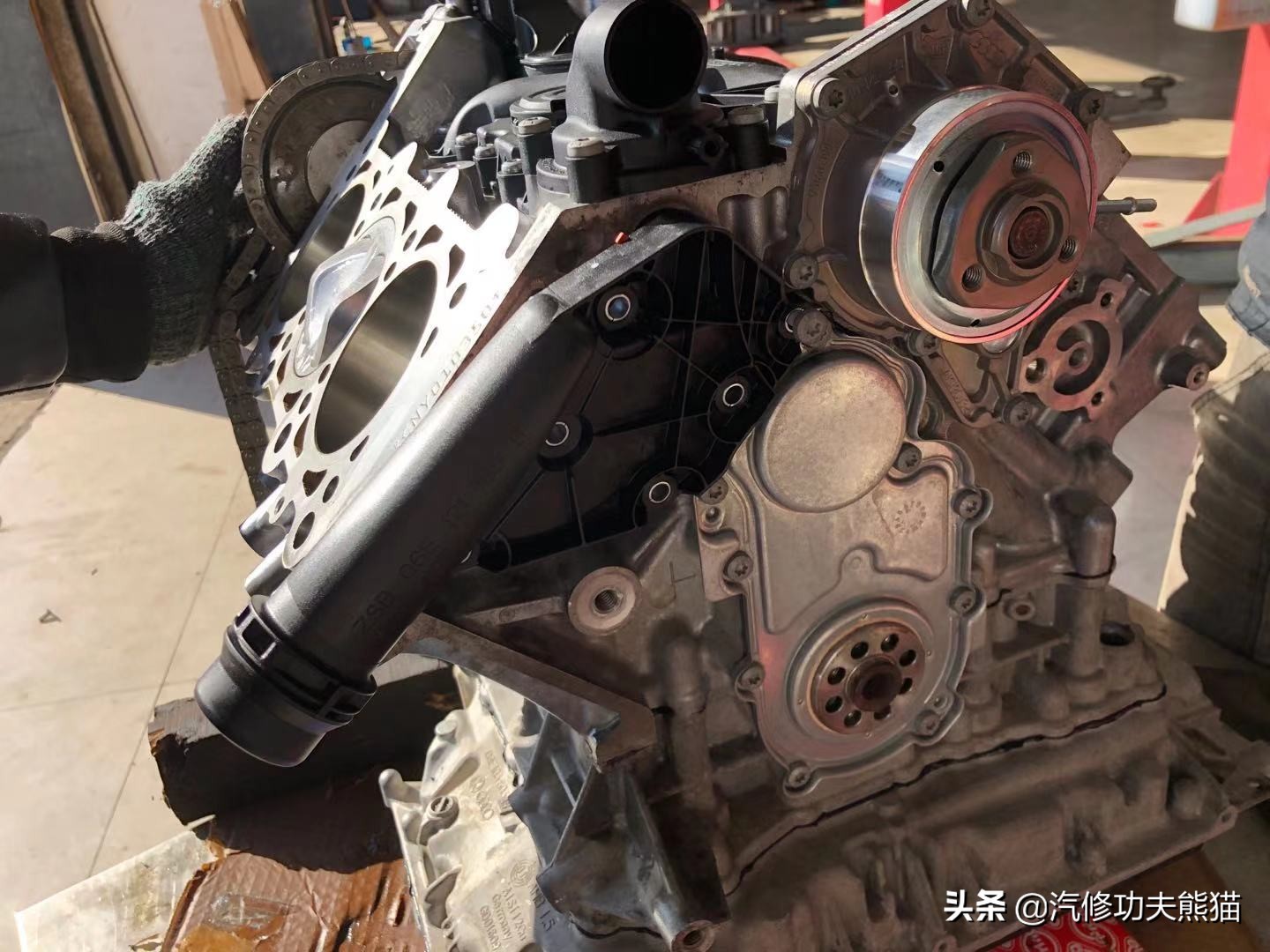 为什么都说奥迪a6l烧机油,奥迪a6l2.4烧机油原因分析