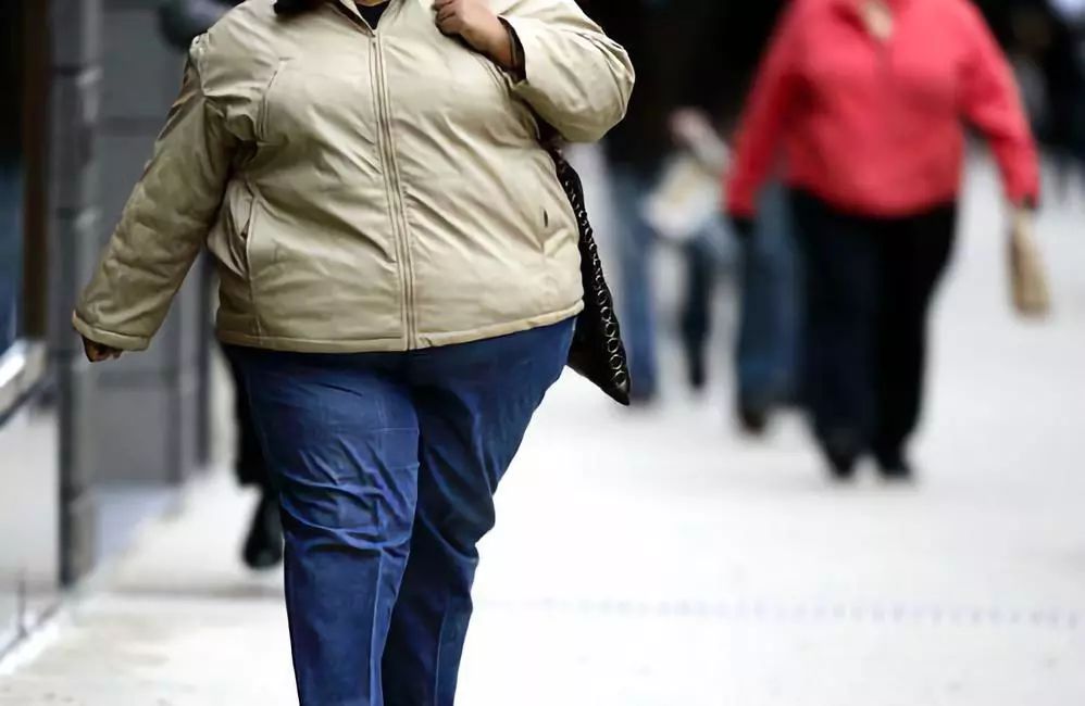 怎么一个月暴瘦19斤,月瘦十斤有可能吗