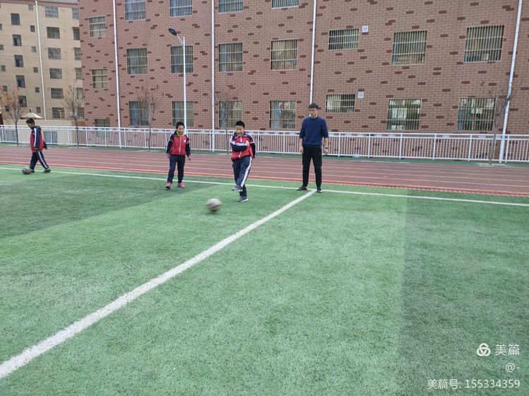 城南中心小学足球社团,龙泉街道中心小学足球社团
