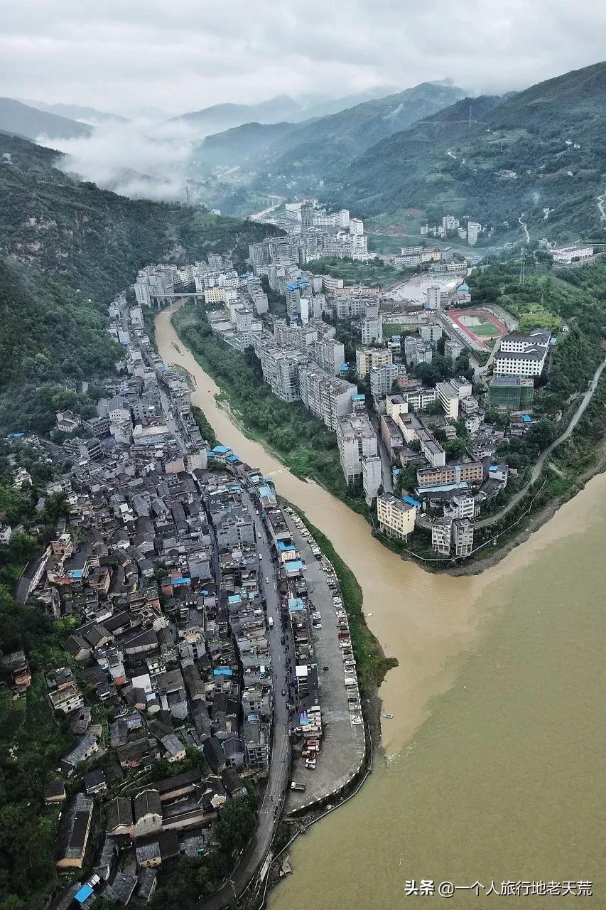 无需攻略,这12个绝美宝藏小城,随便挑一个小住几日,就很惬意