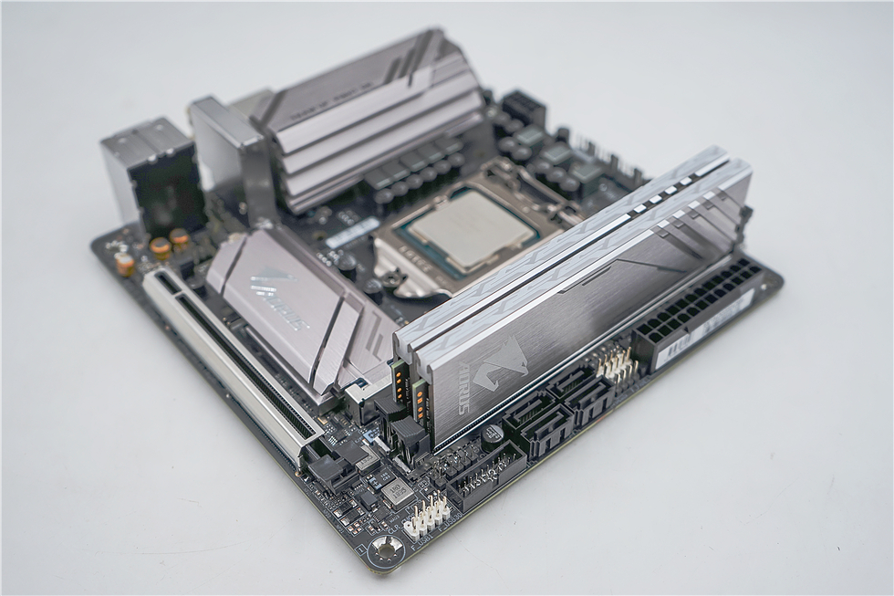 追风者217xe可以装几个硬盘,追风者pk217xe风道解析