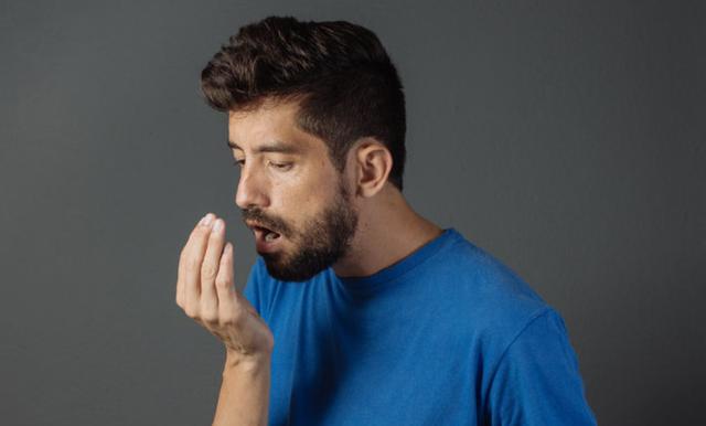 烂牙口臭吃什么除臭最快速,口臭喝淡盐水除臭最快