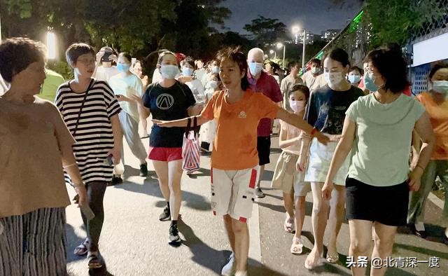 心肺复苏救回老人视频,救心脏骤停路人的医生