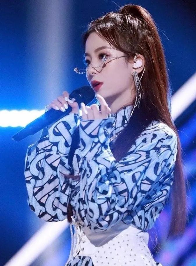 50-60岁蓬松头发适合哪种发型,吹发型蓬松技巧视频男