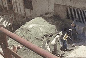 开心一刻gif下雨天,搞笑gif笑到肚子疼意外瞬间特辑