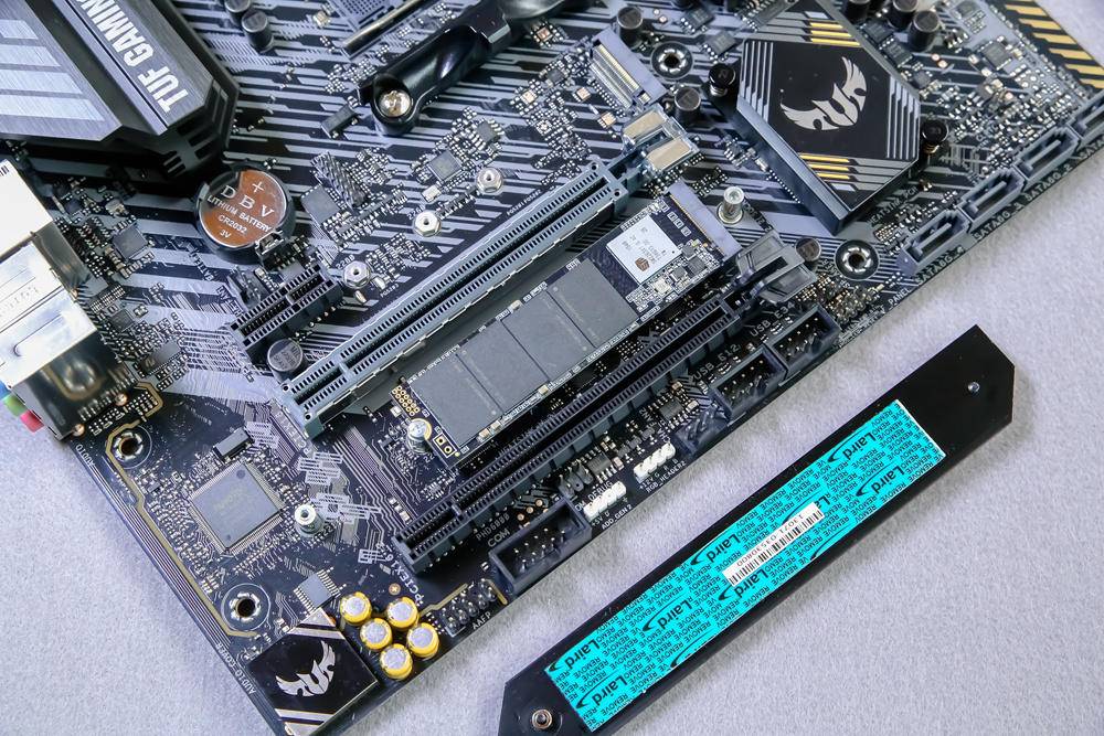 华硕b550重炮手与b550吹雪主板,华硕b550是atx大板吗