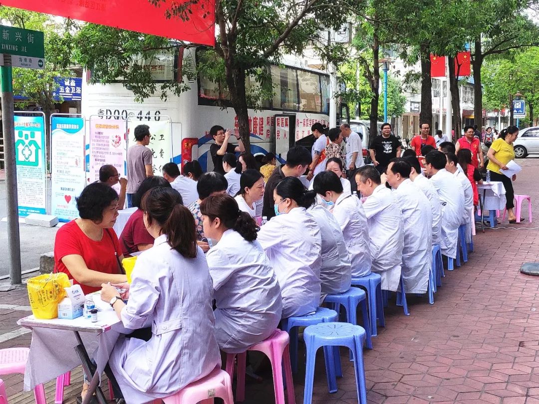 日报专版|*江濠**:全力打造“15分钟医疗服务圈”