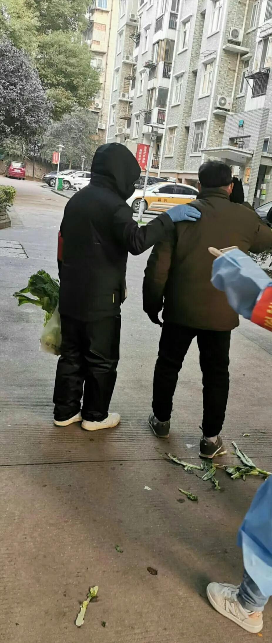 武汉日记雷神山建设者回忆,武汉工作人员下沉感言