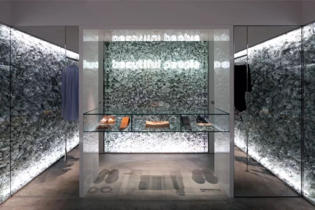 从优衣库到南京步行街,优衣库到路易威登