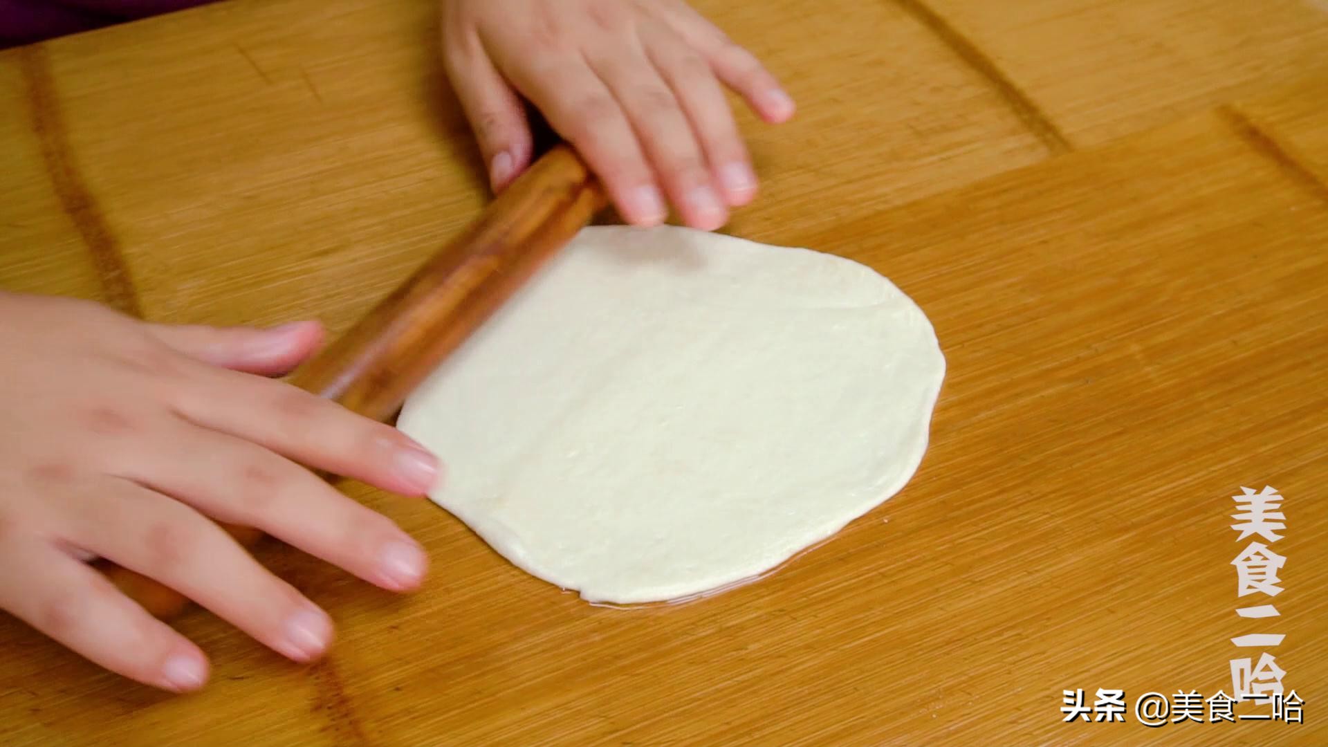 烙饼需要软还是硬,烙饼软香酥脆多层好吃技巧