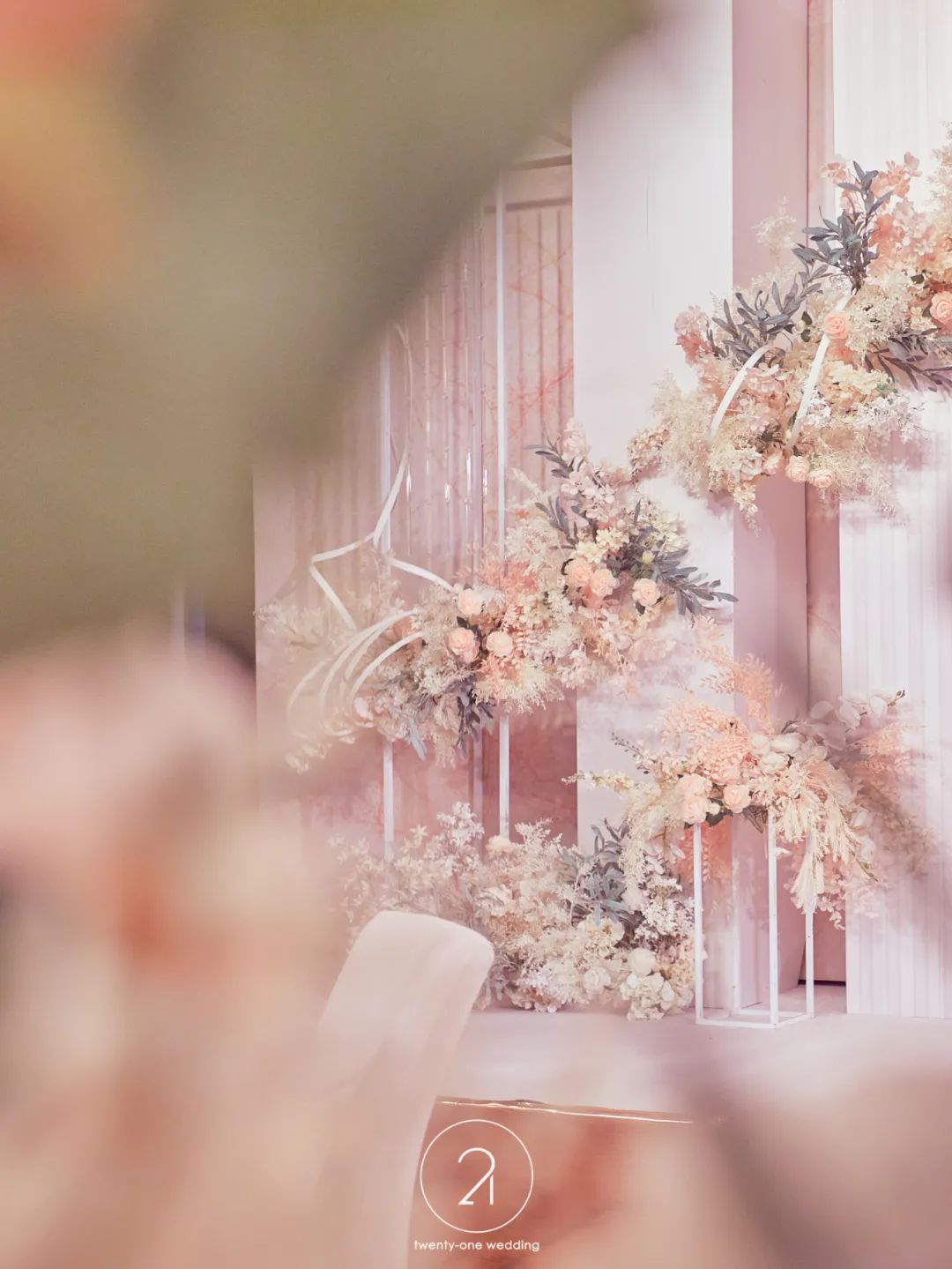 一场花漾甜心香水的婚礼，简约风也能很甜美