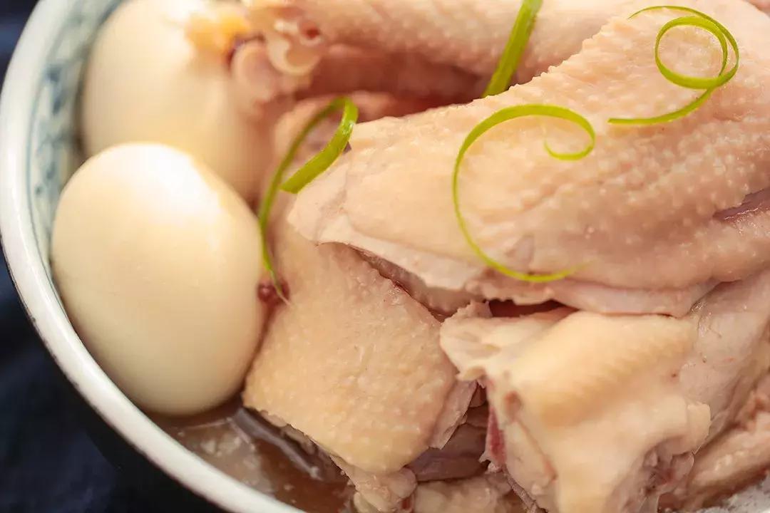 过夜的剩鸡肉怎么煮好吃点,吃剩的鸡肉放冰箱多久会坏