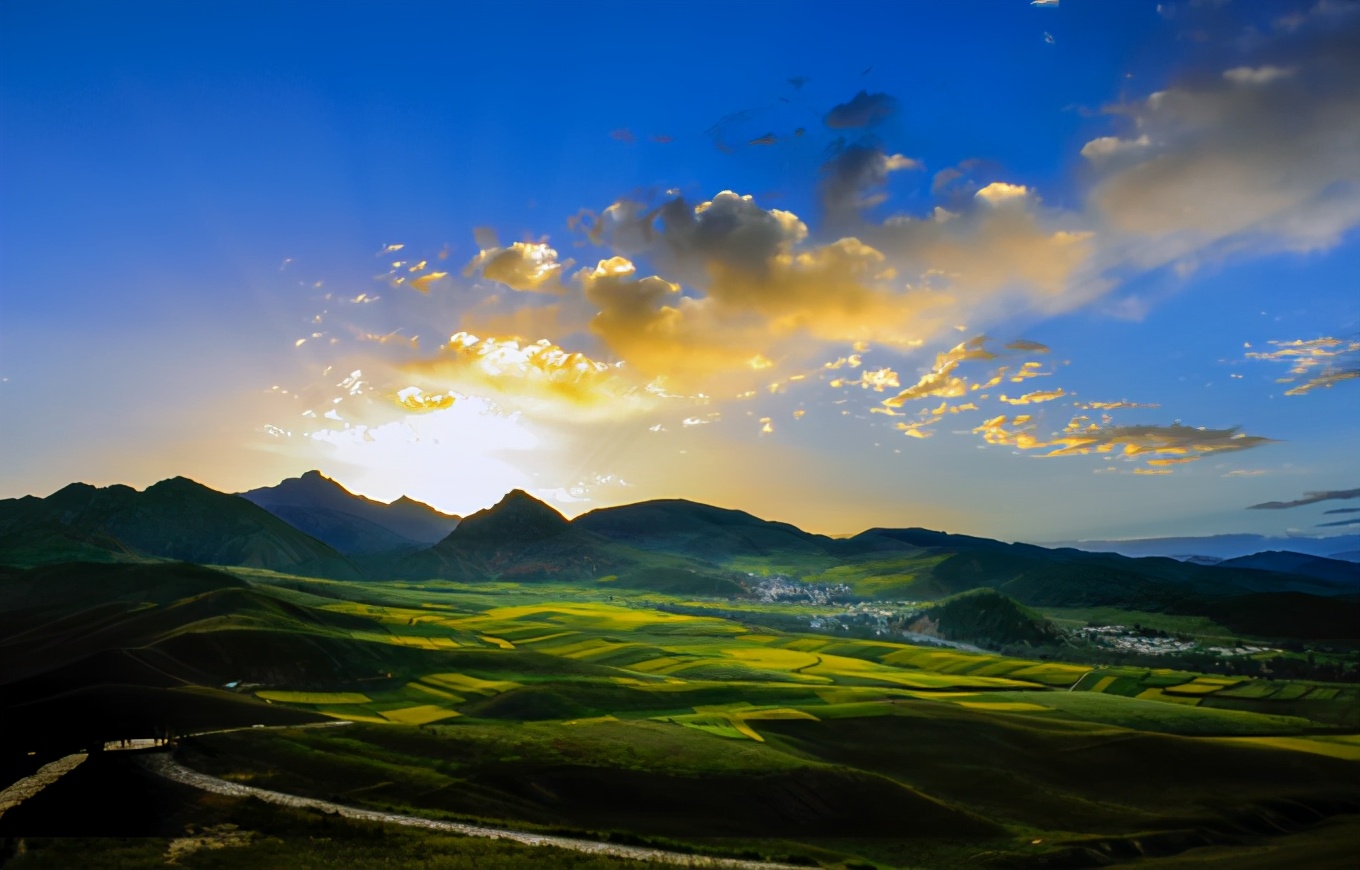 雅丹一日游最佳去处,水上雅丹游玩避坑