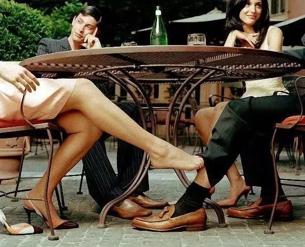 八字看小三,哪种八字容易小人多