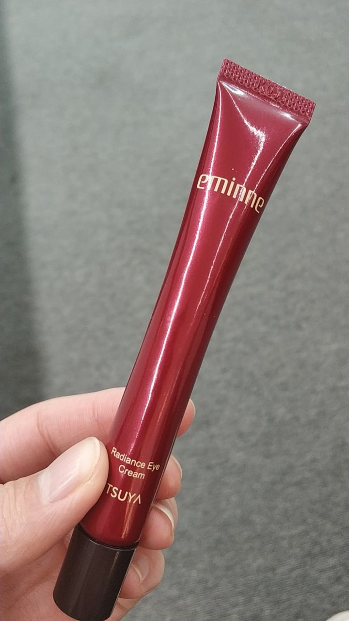 让眼睛变大变有神的最简单方法,怎么让眼睛变亮变有神变大