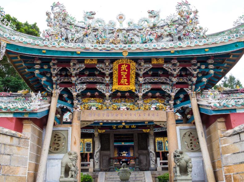 吕布和关羽在正史之中谁厉害,关羽打不过庞德