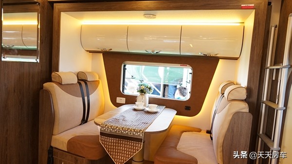 亚特尊领ST型双拓展房车大额头+奢华内饰售59.5万