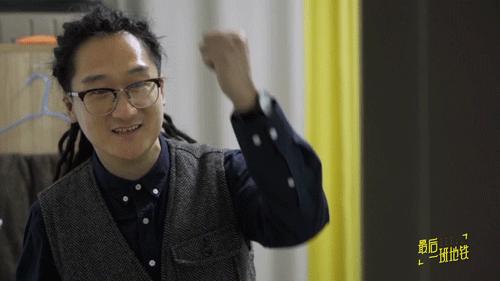 蜗居7平米出租房,35岁失业的二胎爸爸到底能有多拼?